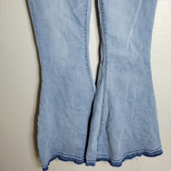 Free People Irreplaceable Flare Leg Jeans Exposed Fly Kent Blue sz 26 - Picture 4 of 9